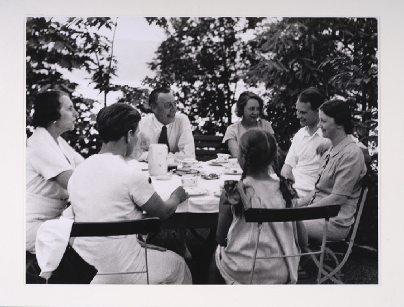 Rachmaninoff with family in the park of Villa Senar